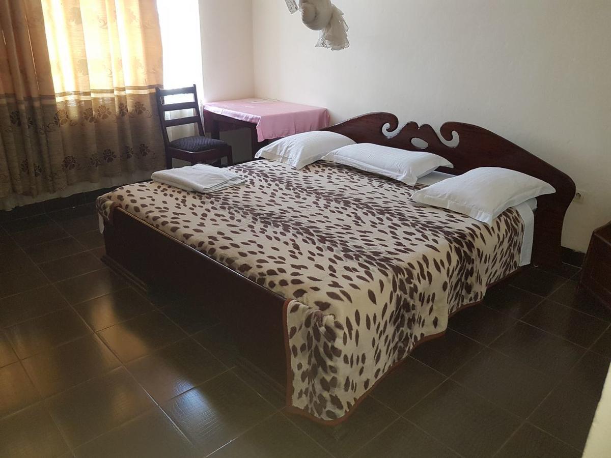 Centre D' Accueil Joli Reve Hotel Kisangani Buitenkant foto
